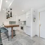New And Modern In The Heart Of Puerto Banus *