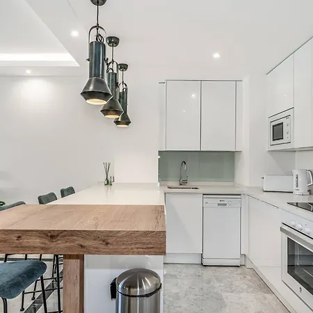 New And Modern In The Heart Of Puerto Banus *