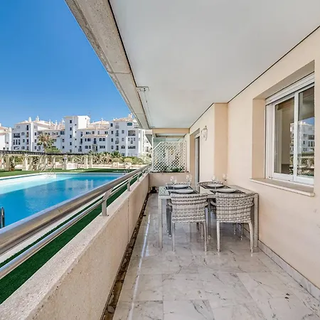 New&modern In The Heart Of Puerto Banús Apartamento